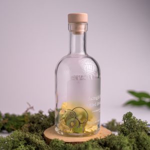 kivis, ananasas, uzpiltine